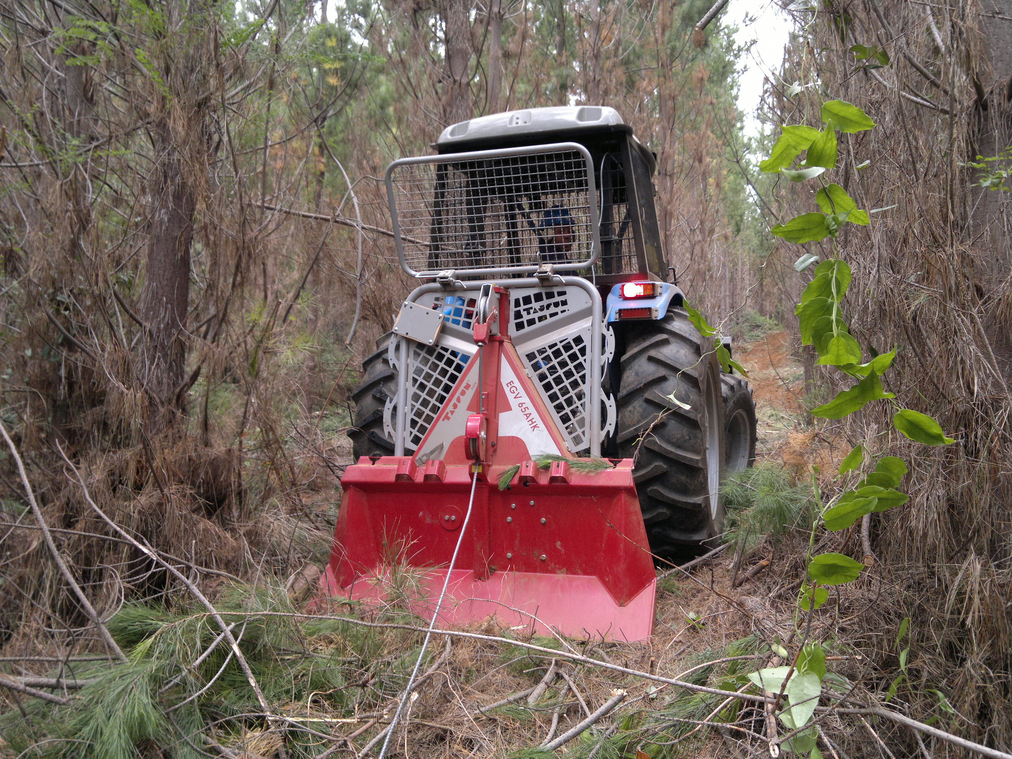 semestre regional Compasión Huinche Forestal TAJFUN EGV 6.5 Ton. para Tractor Agrícola 70 a 95 HP - MVL  Representaciones